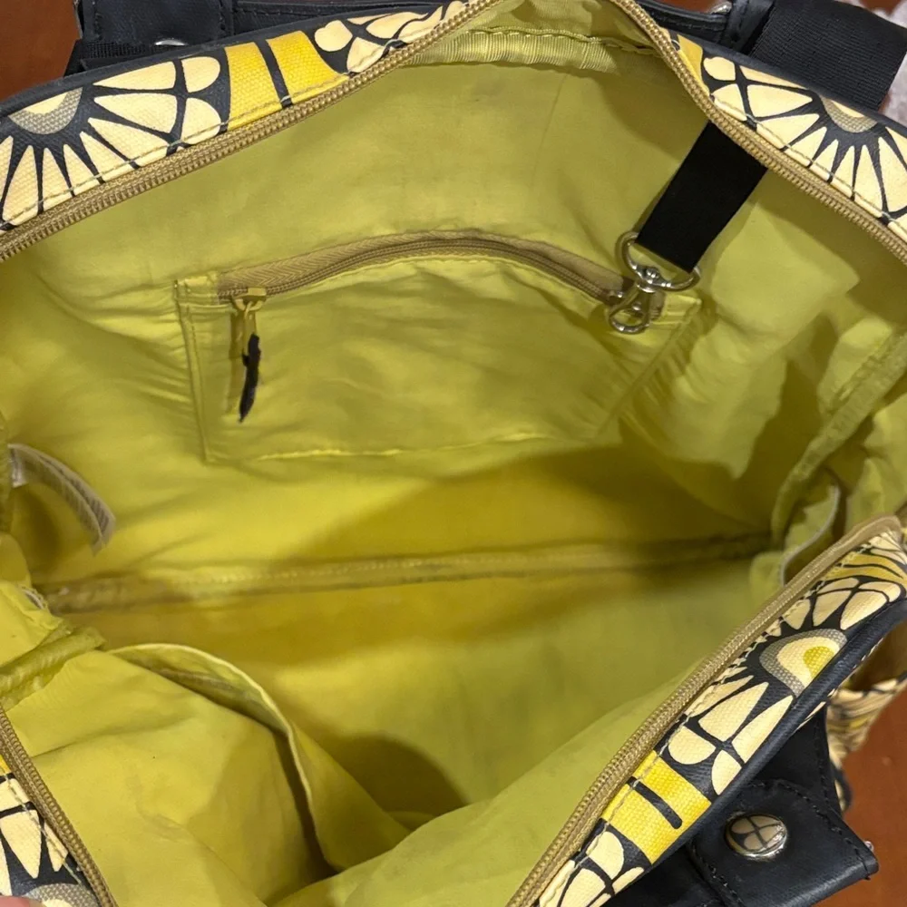 Petunia Pickle Bottom Glazed Sashay Satchel Floral‎ Diaper Bag Backpack